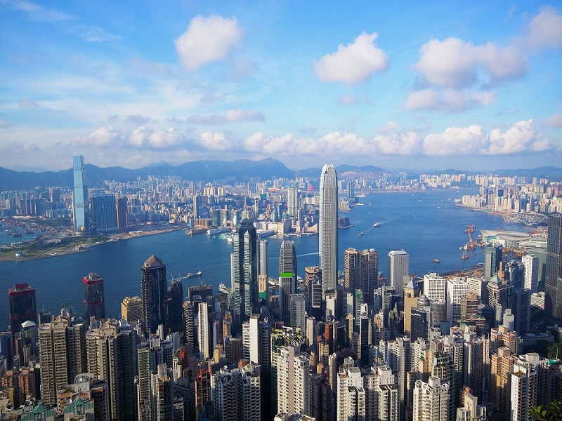 肖磊：脱缰的香港、全面起步的雄安、穿越时空的区块链